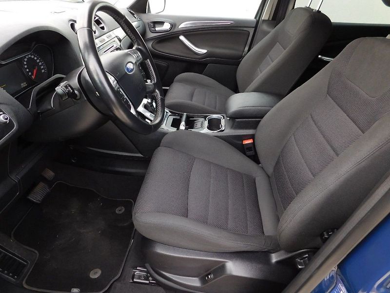 Ford S-MAX 2,0ECOBOOST,149kW,CZ,SERVISKA - fotka 13 z 17