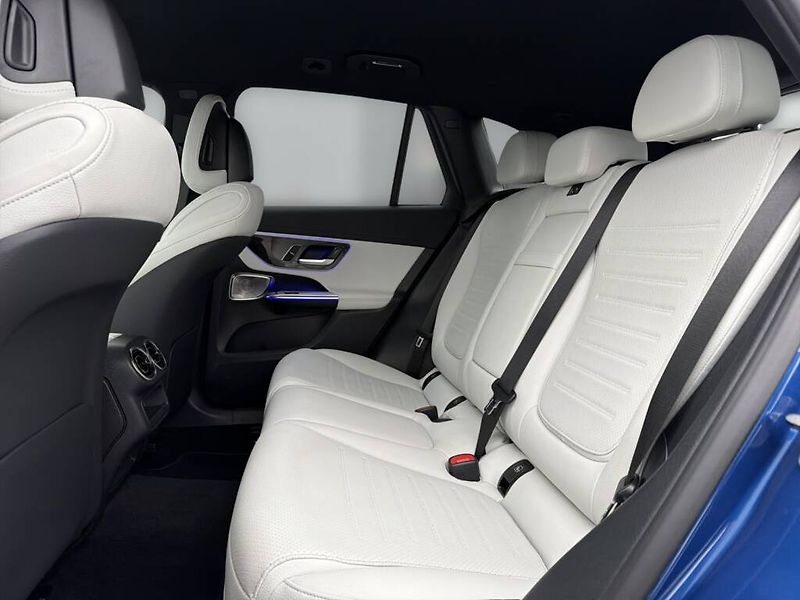 Mercedes-Benz GLC (2024) 300 de 4MATIC - fotka 11 z 28