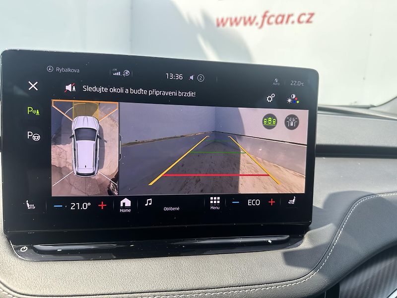 Škoda Enyaq (2023) 80x 195kW SportLine 4x4 - fotka 27 z 30