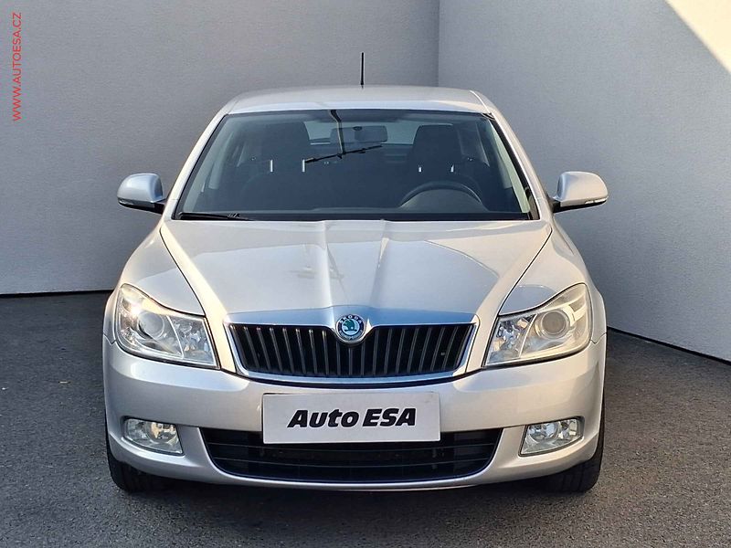 Škoda Octavia (2011) 1.2 TSI, ČR, Klima - fotka 2 z 15