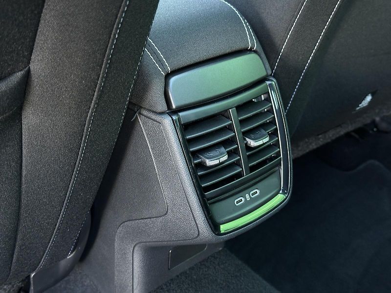 Škoda Kamiq 1.0TSi Monte Carlo 116PS Matri - fotka 39 z 44