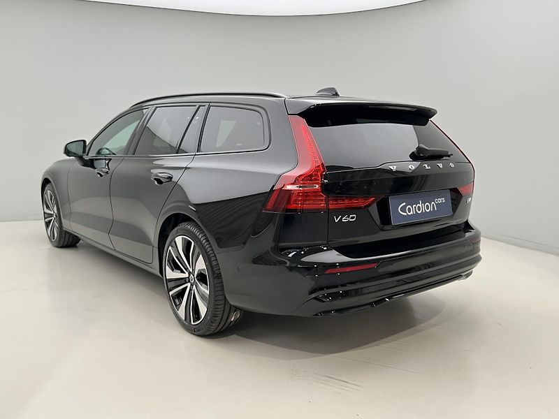 Volvo V60 (2026) B4 PLUS DARK AUT - fotka 9 z 47