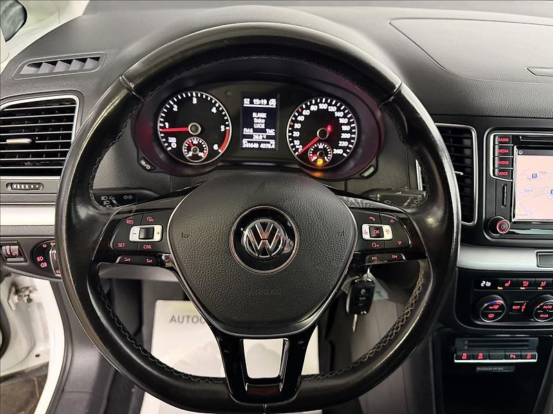 Volkswagen Sharan 2.0TDI 110kW 4MOTION MANUÁL 1M - fotka 16 z 38