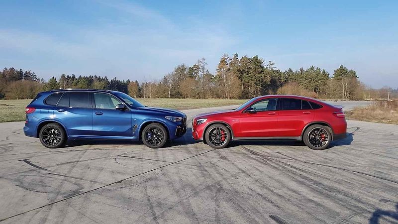 BMW potřebuje více točivého momentu, protože váží o půl tuny víc než Mercedes.