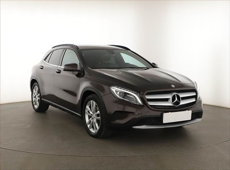 Mercedes-Benz GLA (2017) 220 d 4MATIC - fotografie inzerátu