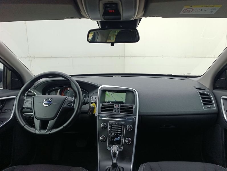 Volvo XC60 2,4 D4 REZERVACE Automat.4x4,N - fotka 15 z 32