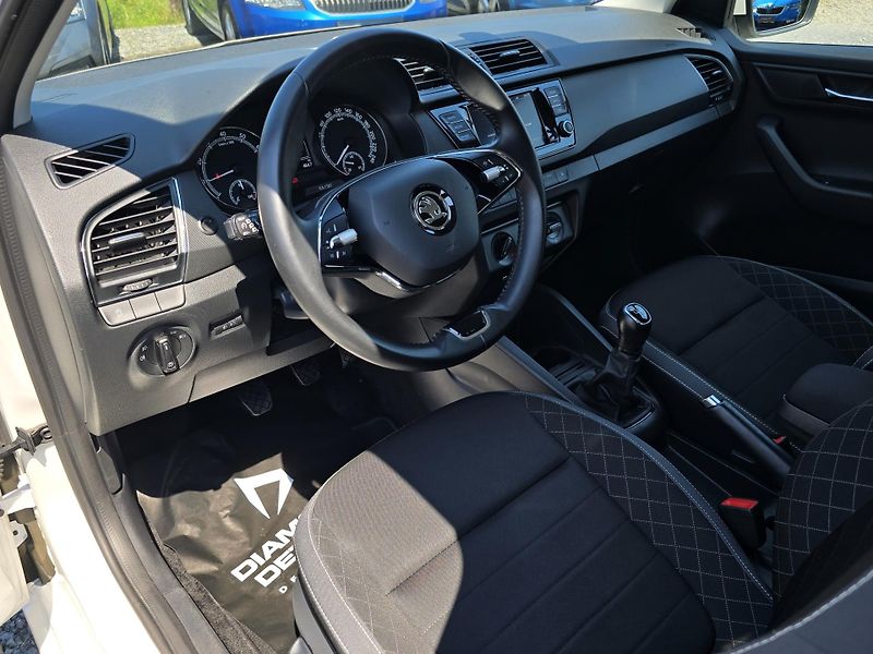 Škoda Fabia 1.0TSI 70KW TOUR SmartLink ČR  - fotka 12 z 32