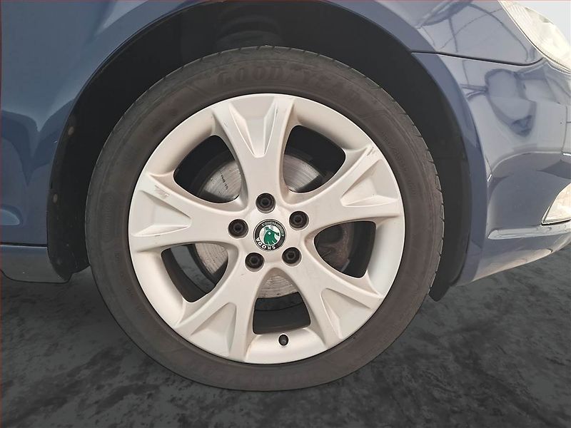 Škoda Octavia (2013) 2.0 TDI, Automat, Navi, Xenony - fotka 15 z 18