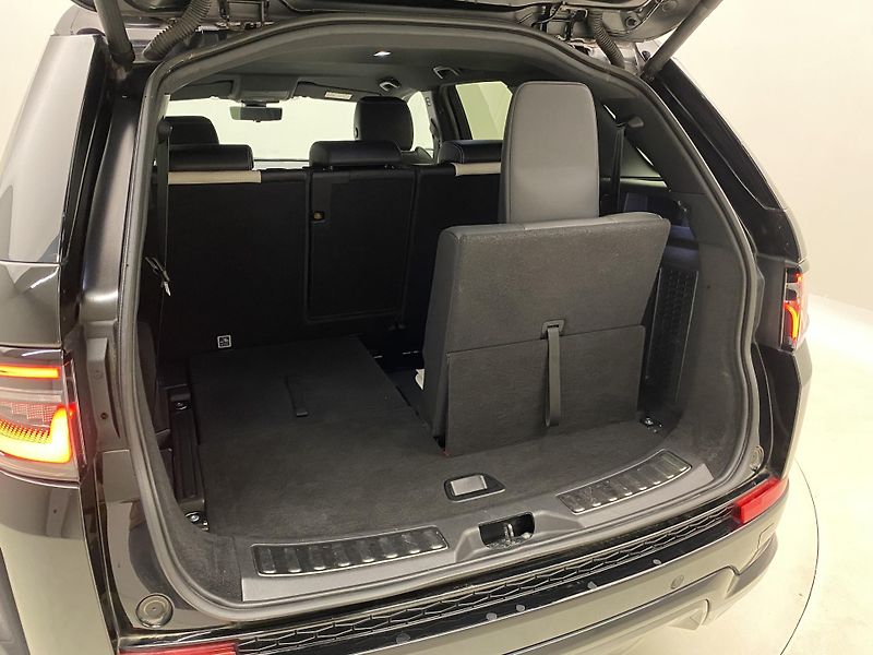 Land Rover Discovery Sport D180 R-DYNAMIC S AWD AUT 7míst - fotka 29 z 42