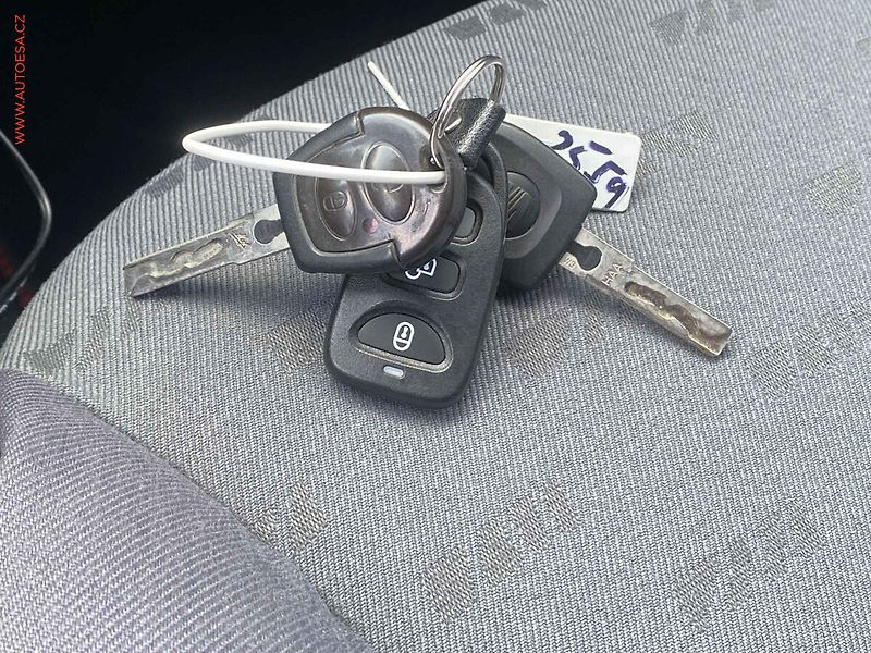 Seat Leon (2002) 1.6i, AC - fotka 15 z 15