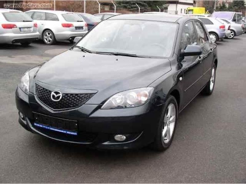 Podoba Mazdy 3 MPS je zatím tajemstvím (na fotce civilní Mazda 3)