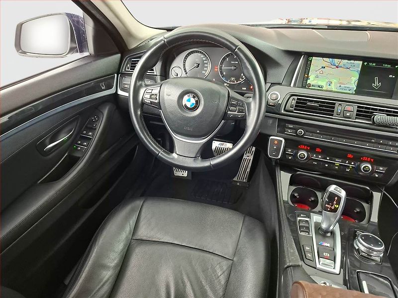 BMW Řada 5 (2014) 520d xDrive, 4X4, Automat - fotka 7 z 17