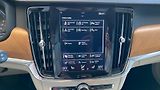 Volvo V90 MOMENTUM PRO, B4 AWD, 145+10 k - náhled 17