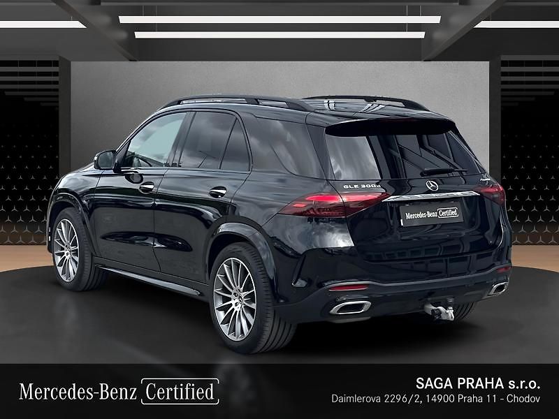 Mercedes-Benz GLE 300 d 4MATIC AMG Line Night - fotka 7 z 18