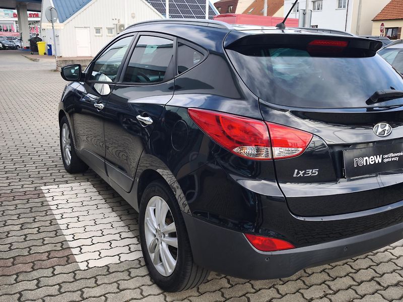 Hyundai ix35 2015 2.0 CRDi 135kW 4x4 - fotka 25 z 31