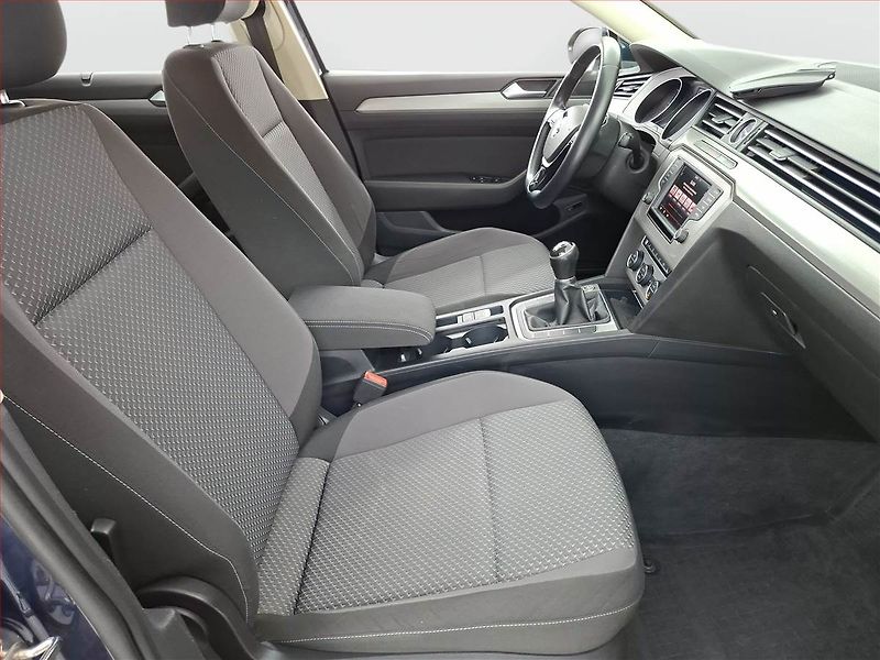 Volkswagen Passat (2015) 1.6 TDI, Serv.kniha, Tempomat - fotka 9 z 15