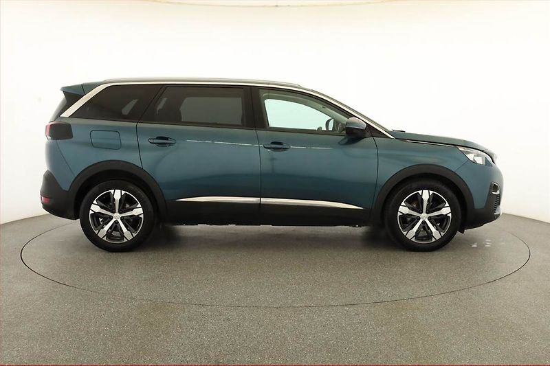 Peugeot 5008 (2018) 1.6 THP, Automat, 7 míst - fotka 6 z 21