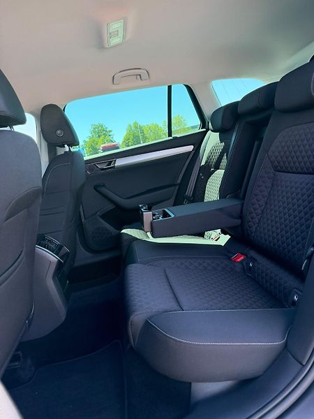 Škoda Superb 2.0TDI DSG 110kW 1.Maj DPH TZ - fotka 18 z 20