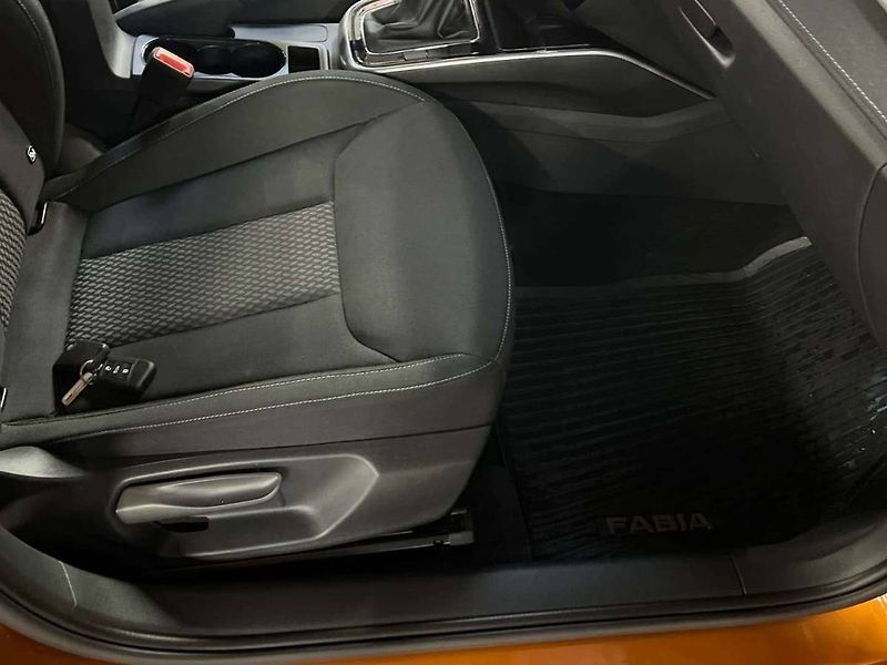 Škoda Fabia (2024) 1.0 TSI 81kW Style DSG - fotka 13 z 20