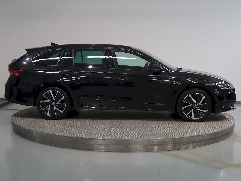 Škoda Octavia (2025) SPORTLINE 2.0TDI 110KW DSG PAN - fotka 8 z 41