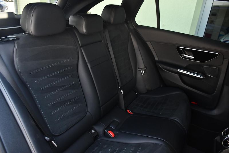 Mercedes-Benz Třídy C 220D 4M AMG ČR  - fotka 17 z 55