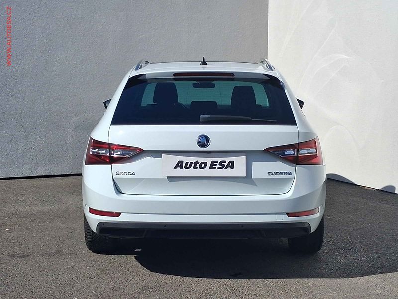 Škoda Superb (2017) 2.0 TDI, 1.maj, DSG, LED - fotka 5 z 18