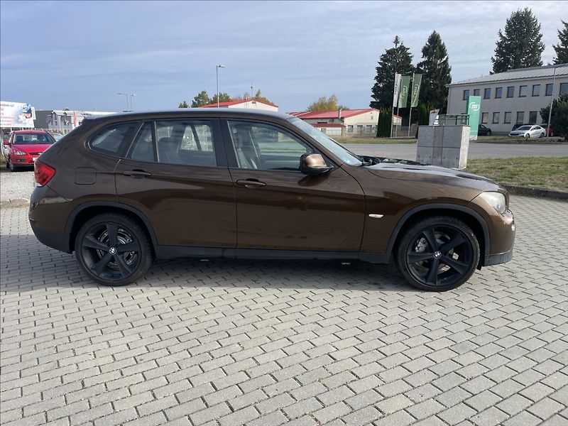 BMW X1 2,0 d X-Drive 130kw Xenon Klim - fotka 5 z 32