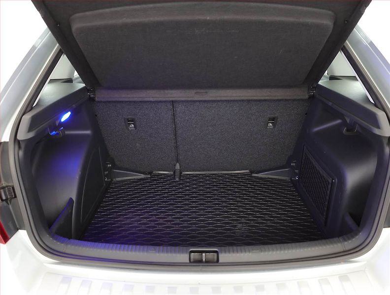 Škoda Rapid (2018) Spaceback 1.0 TSI, Navi - fotka 16 z 17