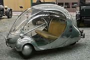 Francouzský mikroautomobil L'OEuf Électrique.