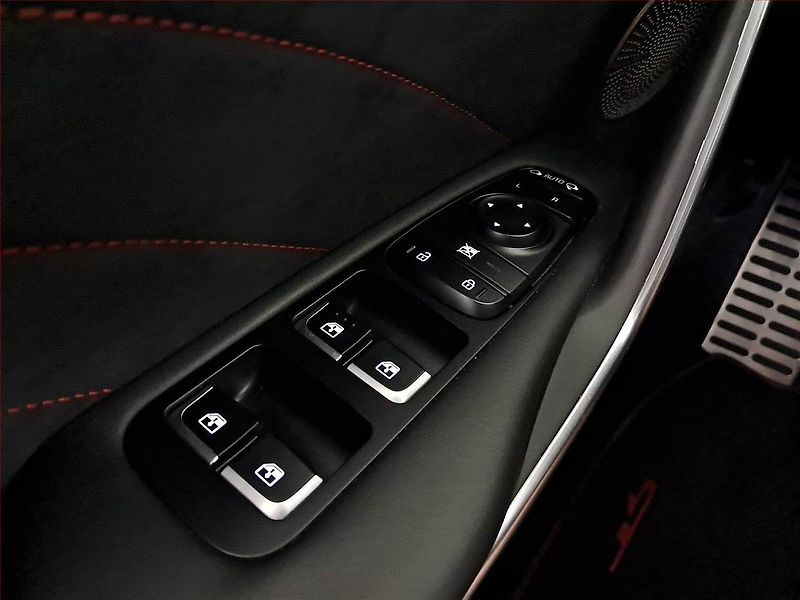 Kia Stinger (2022) 3.3 T-GDI - fotka 16 z 19