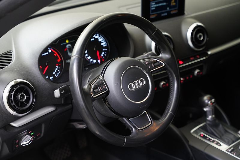 Audi A3 - fotka 14 z 22