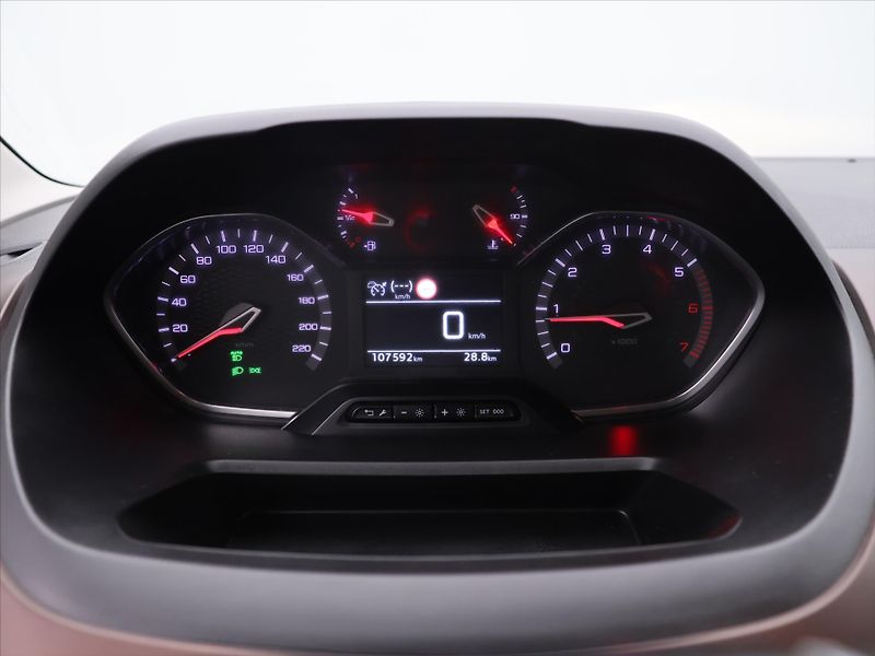 Peugeot Rifter 1,5 BlueHDI 96kW CZ 1.Maj GT - fotka 16 z 28