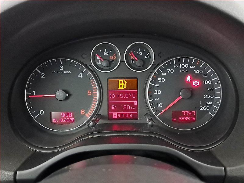 Audi A3 (2006) 2.0 TDI, Automat, nová STK - fotka 11 z 15
