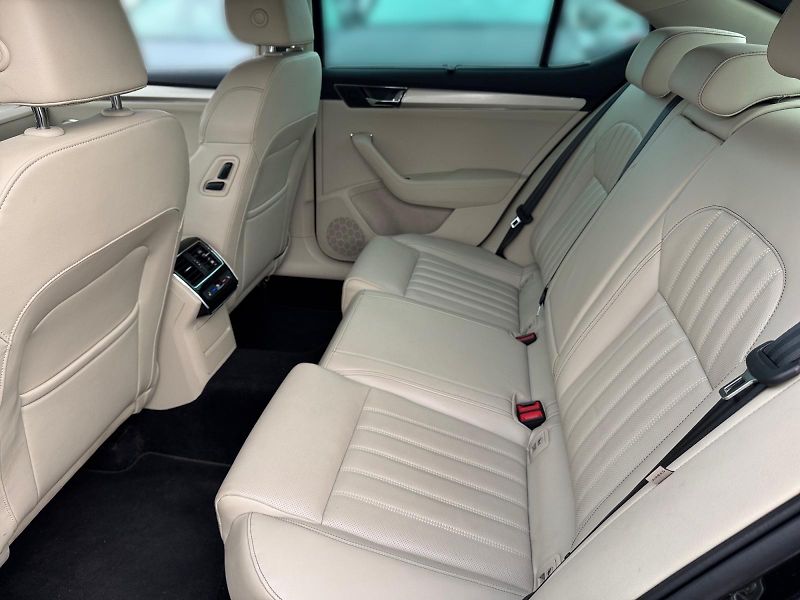 Škoda Superb (2023) L&K 2.0TDI 147kW DSG DPH CZ - fotka 8 z 11