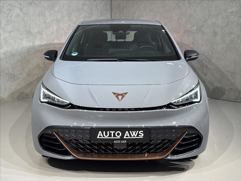 Cupra Born 150kW LED SoH 96,5% PDC - fotka 3 z 48