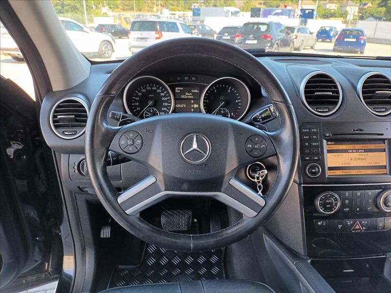 Mercedes-Benz Třídy M 3,0 350CDI,165KW,KŮŽE,NAVI - fotka 12 z 41