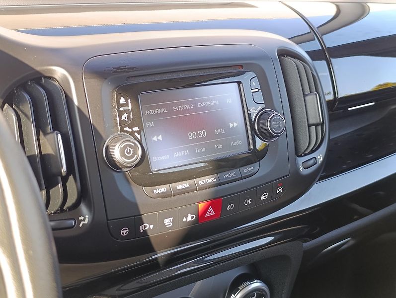 Fiat 500L 1.6JTD 77kW LIVING ČR - fotka 22 z 30