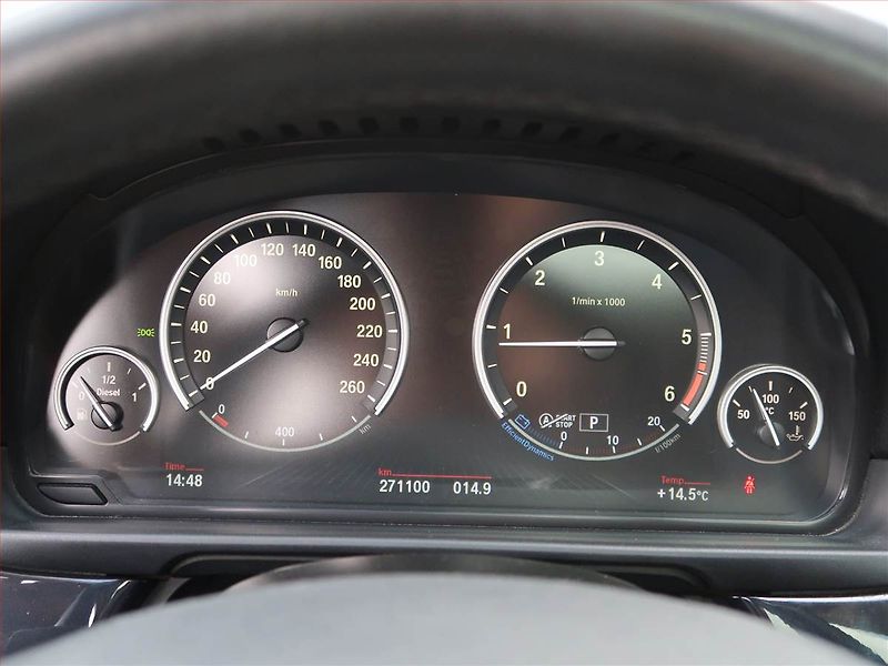 BMW Řada 5 (2013) 520d xDrive, 4X4, Automat - fotka 11 z 20