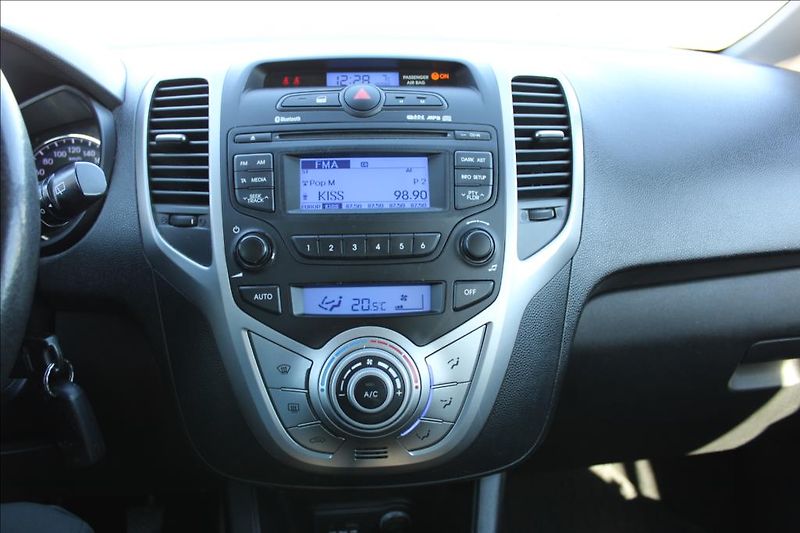 Hyundai ix20 1,4 i  ČR, DIG. KLIMA, ASR - fotka 16 z 25