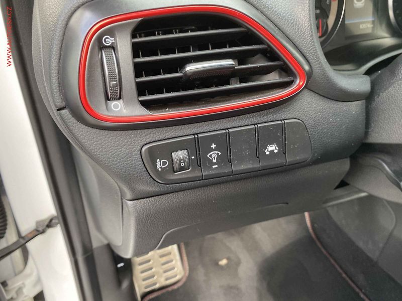 Hyundai i30 (2019) 2.0 T-GDi, ČR, N, LED, navi - fotka 15 z 18