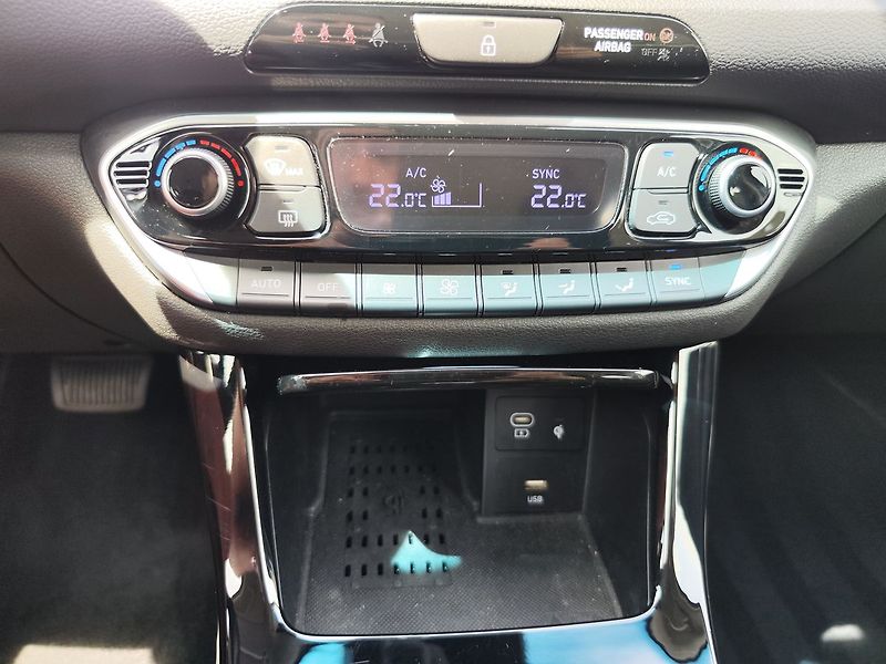 Hyundai i30 1.5 T-GDi/103kW Style DCT - fotka 21 z 32