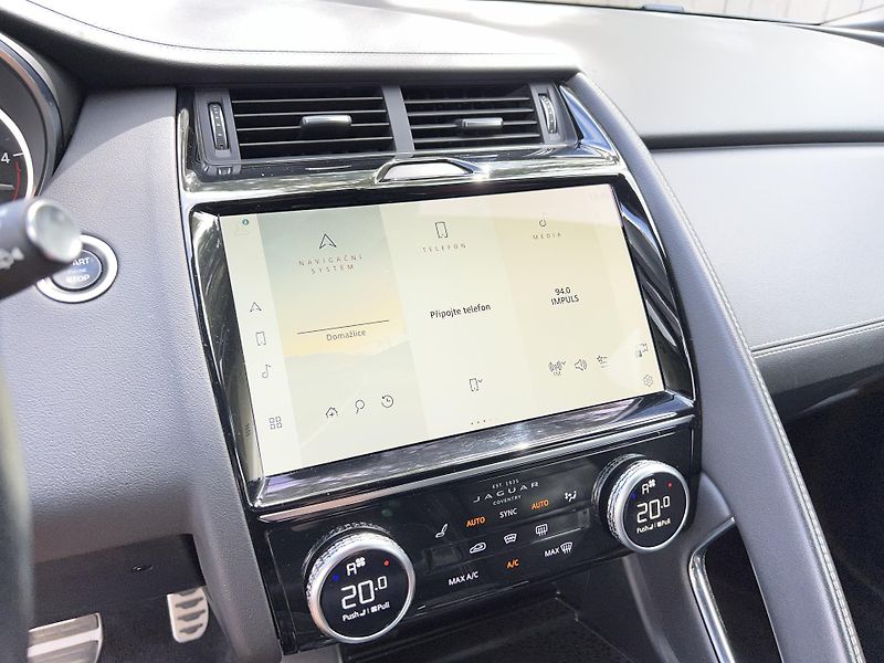 Jaguar E-Pace 2.0 D165 AWD R-DYNAMIC ZÁRUKA - fotka 14 z 18