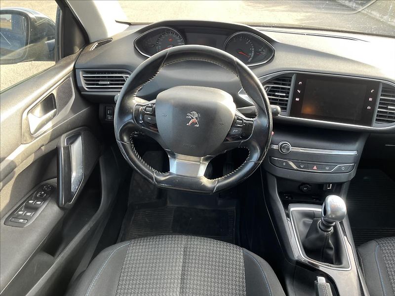 Peugeot 308 1,5 HDi STYLE KLIMA TAŽNÉ ALU - fotka 13 z 40