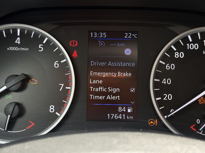 Nissan Juke 1.0 DIG-T 114 HP Acenta Trumf - fotka 23 z 25