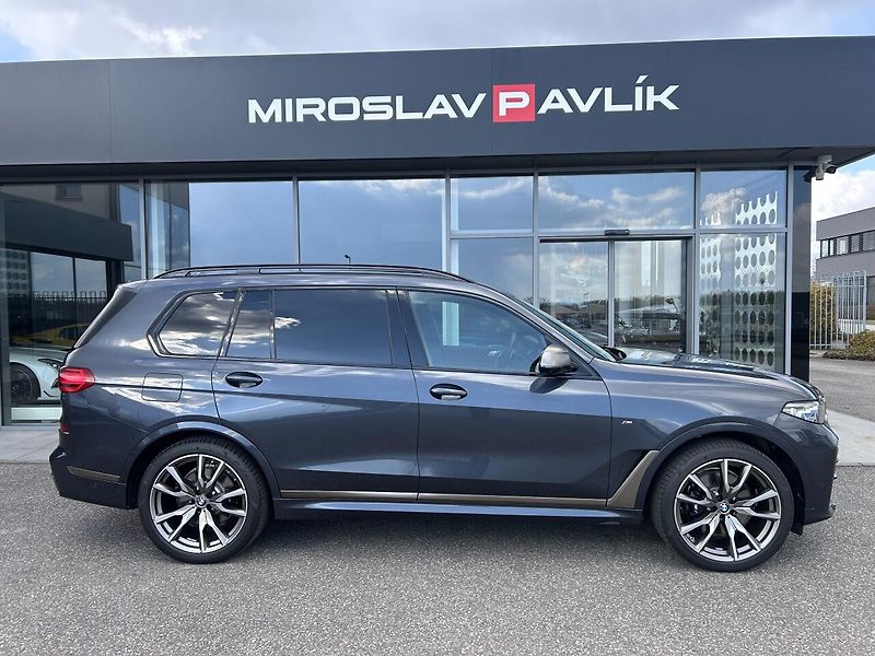 BMW X7 M50D Final Edition 1/100 - fotka 4 z 39