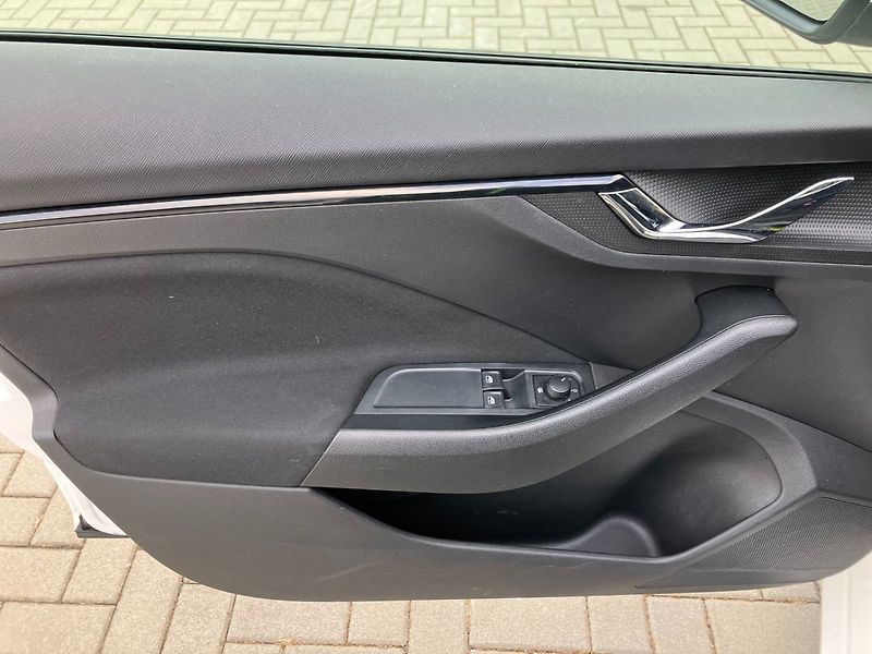 Škoda Scala (2022) 1.0TSI 70kW AMBITION - fotka 15 z 23