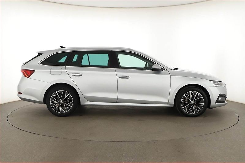 Škoda Octavia (2021) Style 2.0 TDI, Automat, ČR - fotka 6 z 19