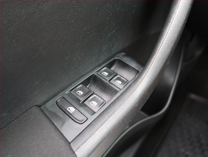 Škoda Fabia (2018) Style 1.0 TSI, Navi, Tempomat - fotka 16 z 20