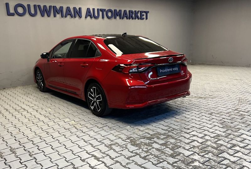 Toyota Corolla Hybrid AT GR Sport - fotka 15 z 17