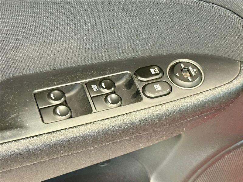 Hyundai i30 1,6 i PRVNÍ MAJITEL 92KW - fotka 9 z 14